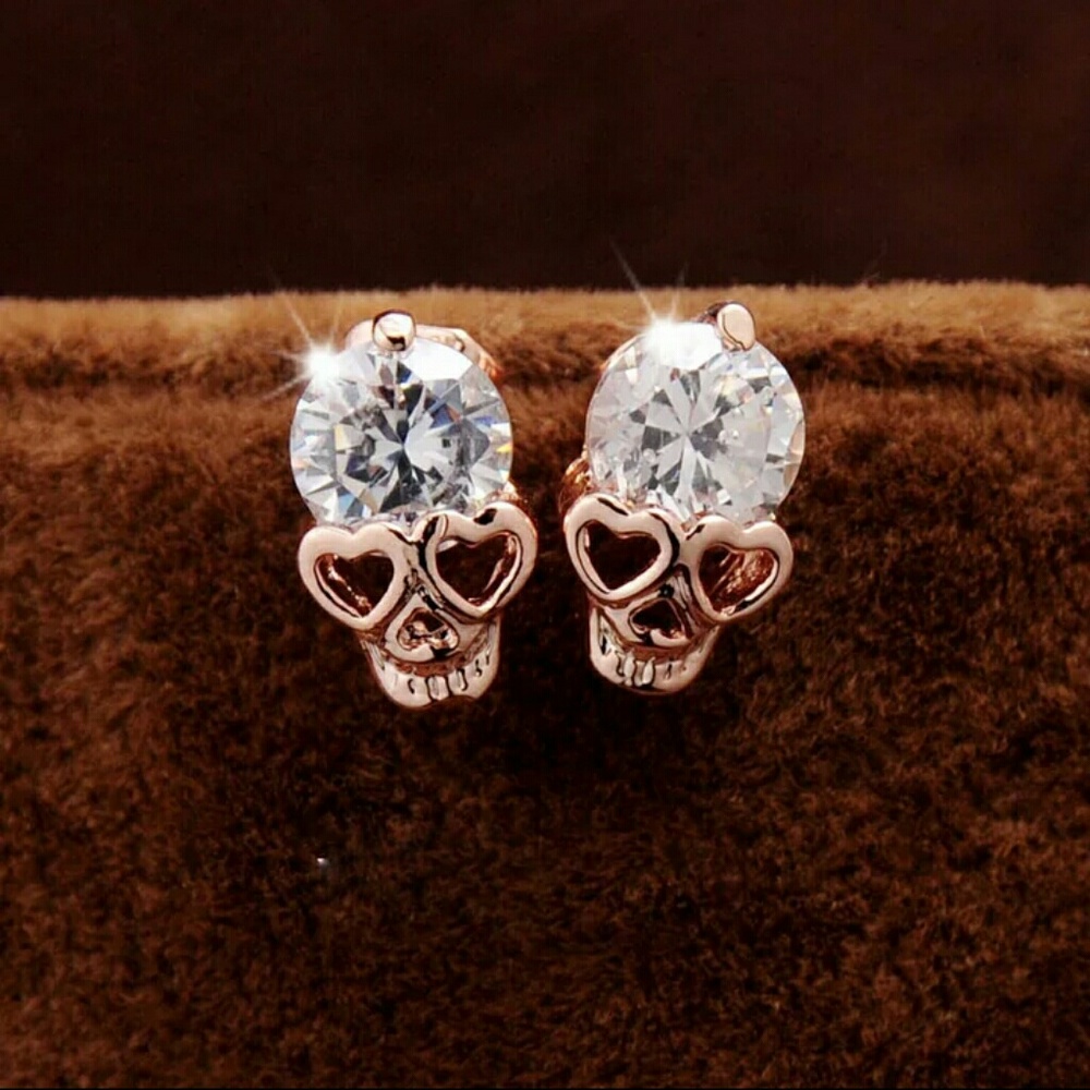 Gorgeous Halloween Skull Earrings studs